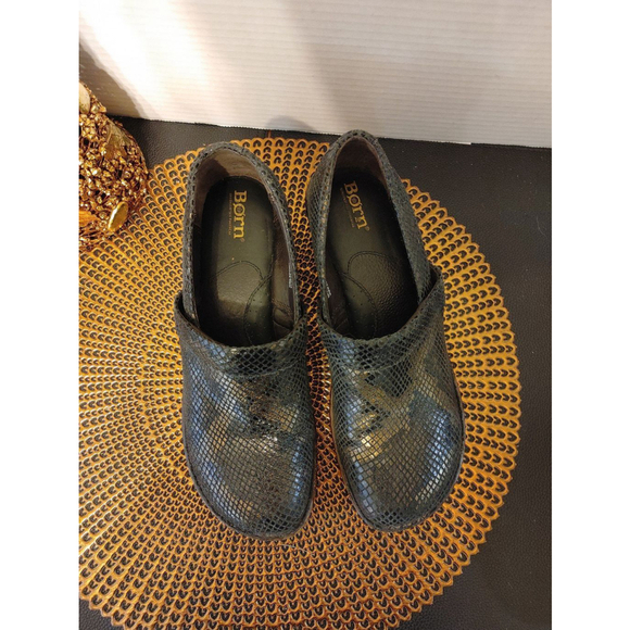 Born Size 9 - Picture 2 of 4